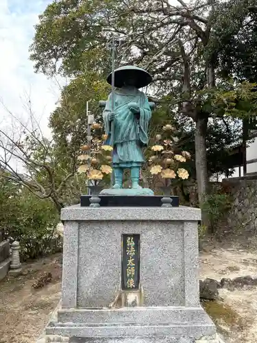 叡福寺の像