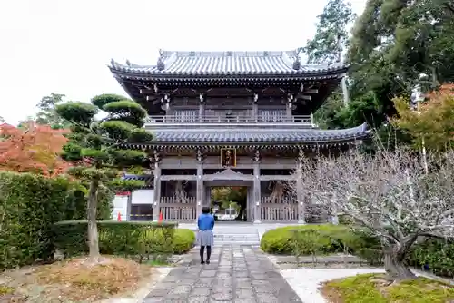 西見寺の山門