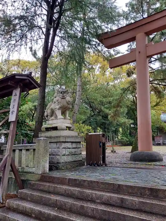 和歌山縣護國神社の{uncategorized: "未分類", other: "その他", undefined: "問題あり", building: "その他建物", grave: "お墓", sacred_gate: "鳥居", guardian: "狛犬", statue: "像", buddha: "仏像", history: "歴史", nature: "自然", garden: "庭園", animal: "動物", pagoda: "塔", temizu: "手水舎", mountain_gate: "山門・神門", sanctuary: "本殿・本堂", subordinate: "末社・摂社", art: "芸術", scenery: "景色", jizo: "地蔵", ema: "絵馬", goshuin: "御朱印", omikuji: "おみくじ", items: "授与品その他", amulet: "お守り", goshuincho: "御朱印帳", eats: "食事", festival: "お祭り", votive_dance: "神楽", shichigosan: "七五三参", wedding: "結婚式", experience: "体験その他", initially: "初詣", around: "周辺", anti_infection: "感染症対策"}
