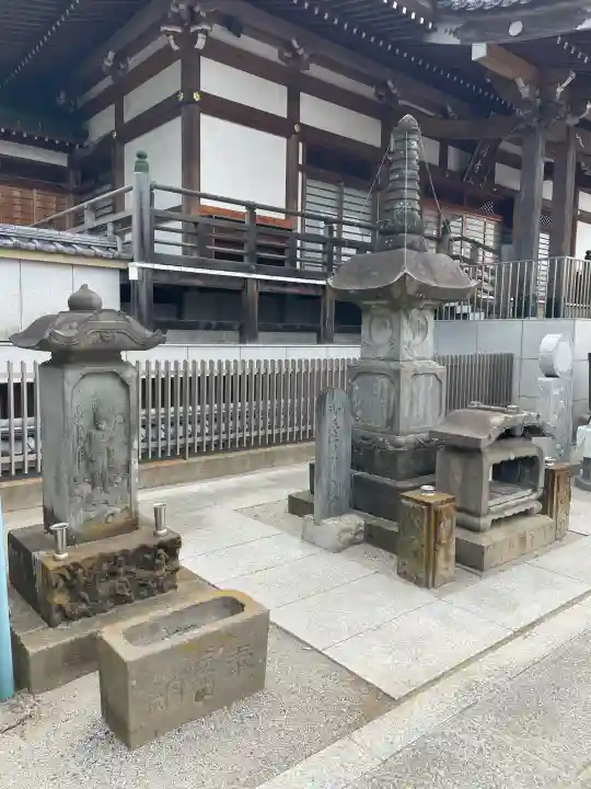 多聞寺の{uncategorized: "未分類", other: "その他", undefined: "問題あり", building: "その他建物", grave: "お墓", sacred_gate: "鳥居", guardian: "狛犬", statue: "像", buddha: "仏像", history: "歴史", nature: "自然", garden: "庭園", animal: "動物", pagoda: "塔", temizu: "手水舎", mountain_gate: "山門・神門", sanctuary: "本殿・本堂", subordinate: "末社・摂社", art: "芸術", scenery: "景色", jizo: "地蔵", ema: "絵馬", goshuin: "御朱印", omikuji: "おみくじ", items: "授与品その他", amulet: "お守り", goshuincho: "御朱印帳", eats: "食事", festival: "お祭り", votive_dance: "神楽", shichigosan: "七五三参", wedding: "結婚式", experience: "体験その他", initially: "初詣", around: "周辺", anti_infection: "感染症対策"}