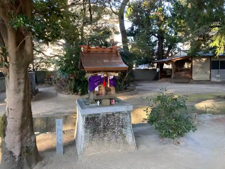 雄郡神社の末社・摂社