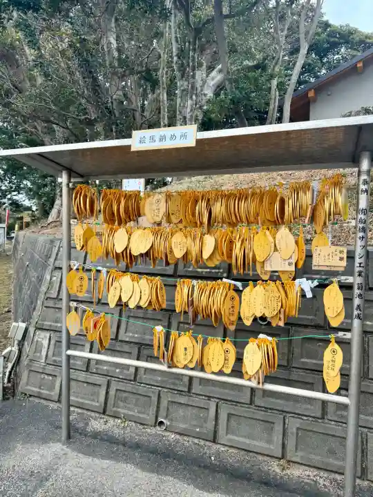 堀出神社の{uncategorized: "未分類", other: "その他", undefined: "問題あり", building: "その他建物", grave: "お墓", sacred_gate: "鳥居", guardian: "狛犬", statue: "像", buddha: "仏像", history: "歴史", nature: "自然", garden: "庭園", animal: "動物", pagoda: "塔", temizu: "手水舎", mountain_gate: "山門・神門", sanctuary: "本殿・本堂", subordinate: "末社・摂社", art: "芸術", scenery: "景色", jizo: "地蔵", ema: "絵馬", goshuin: "御朱印", omikuji: "おみくじ", items: "授与品その他", amulet: "お守り", goshuincho: "御朱印帳", eats: "食事", festival: "お祭り", votive_dance: "神楽", shichigosan: "七五三参", wedding: "結婚式", experience: "体験その他", initially: "初詣", around: "周辺", anti_infection: "感染症対策"}