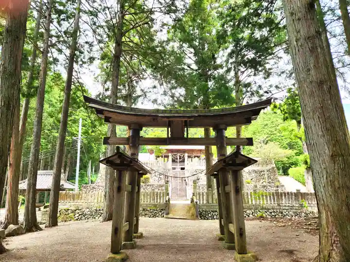 八幡神社の鳥居