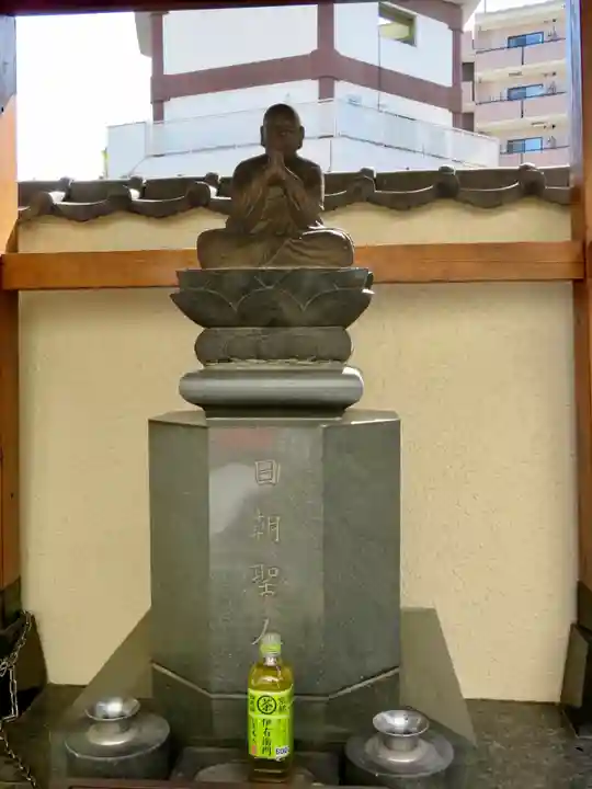 真源寺(入谷鬼子母神)の像