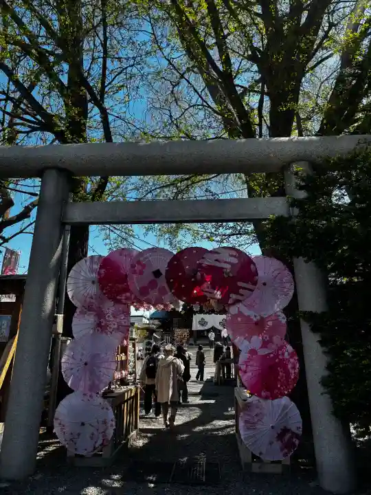 札幌諏訪神社の{uncategorized: "未分類", other: "その他", undefined: "問題あり", building: "その他建物", grave: "お墓", sacred_gate: "鳥居", guardian: "狛犬", statue: "像", buddha: "仏像", history: "歴史", nature: "自然", garden: "庭園", animal: "動物", pagoda: "塔", temizu: "手水舎", mountain_gate: "山門・神門", sanctuary: "本殿・本堂", subordinate: "末社・摂社", art: "芸術", scenery: "景色", jizo: "地蔵", ema: "絵馬", goshuin: "御朱印", omikuji: "おみくじ", items: "授与品その他", amulet: "お守り", goshuincho: "御朱印帳", eats: "食事", festival: "お祭り", votive_dance: "神楽", shichigosan: "七五三参", wedding: "結婚式", experience: "体験その他", initially: "初詣", around: "周辺", anti_infection: "感染症対策"}