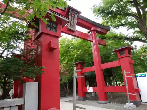 彌彦神社　(伊夜日子神社)の鳥居