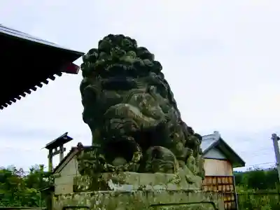 温泉神社(佐良土)の狛犬