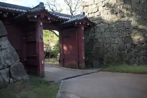 和歌山縣護國神社の山門・神門