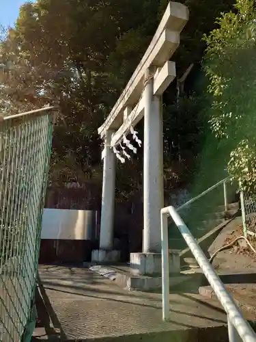 北新羽杉山神社の鳥居