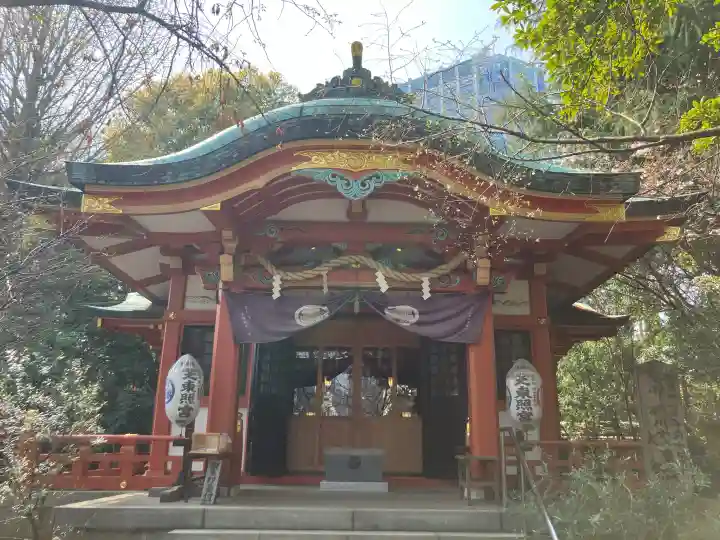 芝東照宮の{uncategorized: "未分類", other: "その他", undefined: "問題あり", building: "その他建物", grave: "お墓", sacred_gate: "鳥居", guardian: "狛犬", statue: "像", buddha: "仏像", history: "歴史", nature: "自然", garden: "庭園", animal: "動物", pagoda: "塔", temizu: "手水舎", mountain_gate: "山門・神門", sanctuary: "本殿・本堂", subordinate: "末社・摂社", art: "芸術", scenery: "景色", jizo: "地蔵", ema: "絵馬", goshuin: "御朱印", omikuji: "おみくじ", items: "授与品その他", amulet: "お守り", goshuincho: "御朱印帳", eats: "食事", festival: "お祭り", votive_dance: "神楽", shichigosan: "七五三参", wedding: "結婚式", experience: "体験その他", initially: "初詣", around: "周辺", anti_infection: "感染症対策"}