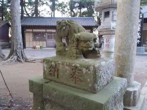 素鵞熊野神社の狛犬