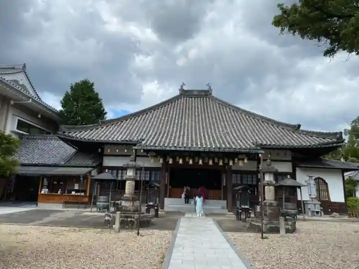 八事山 興正寺の本殿・本堂