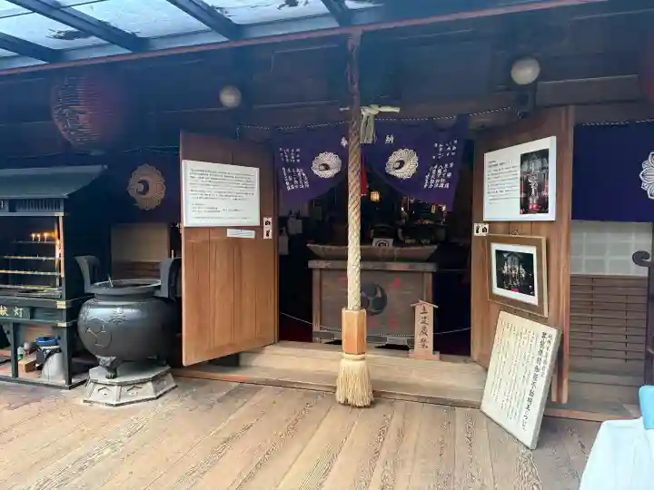 大本山七宝瀧寺の{uncategorized: "未分類", other: "その他", undefined: "問題あり", building: "その他建物", grave: "お墓", sacred_gate: "鳥居", guardian: "狛犬", statue: "像", buddha: "仏像", history: "歴史", nature: "自然", garden: "庭園", animal: "動物", pagoda: "塔", temizu: "手水舎", mountain_gate: "山門・神門", sanctuary: "本殿・本堂", subordinate: "末社・摂社", art: "芸術", scenery: "景色", jizo: "地蔵", ema: "絵馬", goshuin: "御朱印", omikuji: "おみくじ", items: "授与品その他", amulet: "お守り", goshuincho: "御朱印帳", eats: "食事", festival: "お祭り", votive_dance: "神楽", shichigosan: "七五三参", wedding: "結婚式", experience: "体験その他", initially: "初詣", around: "周辺", anti_infection: "感染症対策"}