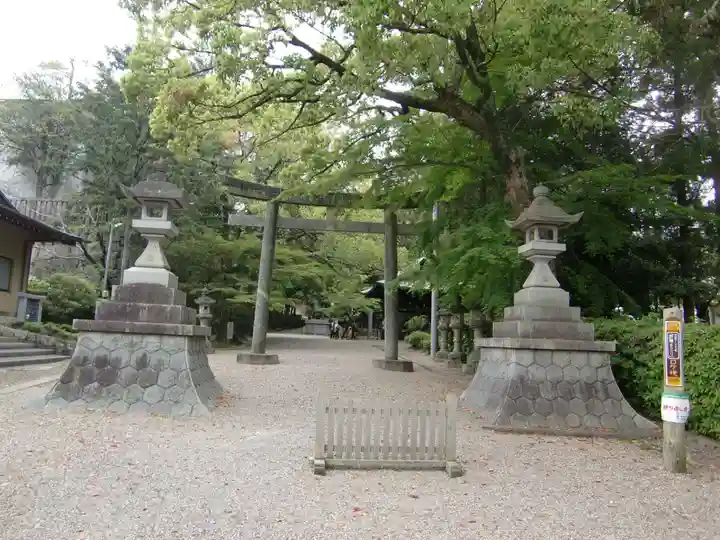 六所神社の鳥居