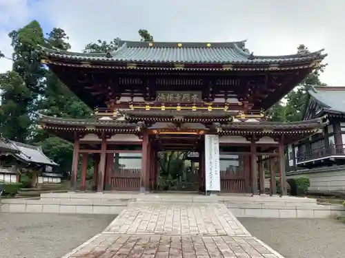 富士山法華本門寺根源の山門