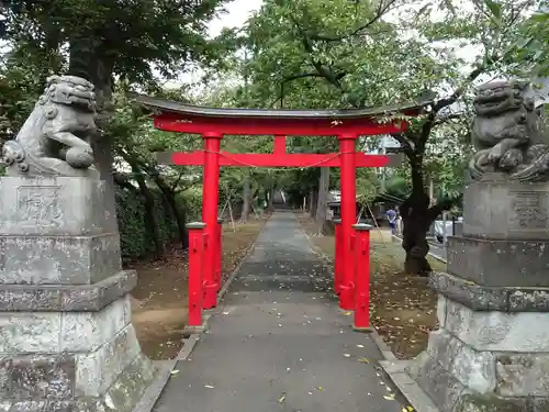 驚神社の鳥居