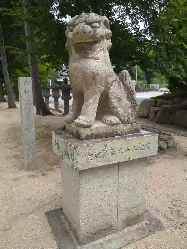 由加神社（和気由加神社）の狛犬