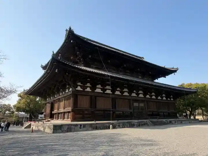 東寺(教王護国寺)の{uncategorized: "未分類", other: "その他", undefined: "問題あり", building: "その他建物", grave: "お墓", sacred_gate: "鳥居", guardian: "狛犬", statue: "像", buddha: "仏像", history: "歴史", nature: "自然", garden: "庭園", animal: "動物", pagoda: "塔", temizu: "手水舎", mountain_gate: "山門・神門", sanctuary: "本殿・本堂", subordinate: "末社・摂社", art: "芸術", scenery: "景色", jizo: "地蔵", ema: "絵馬", goshuin: "御朱印", omikuji: "おみくじ", items: "授与品その他", amulet: "お守り", goshuincho: "御朱印帳", eats: "食事", festival: "お祭り", votive_dance: "神楽", shichigosan: "七五三参", wedding: "結婚式", experience: "体験その他", initially: "初詣", around: "周辺", anti_infection: "感染症対策"}
