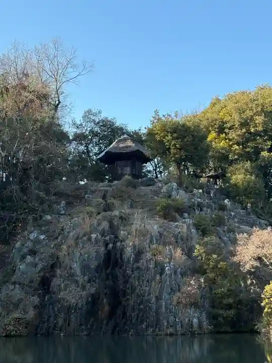 永保寺の{uncategorized: "未分類", other: "その他", undefined: "問題あり", building: "その他建物", grave: "お墓", sacred_gate: "鳥居", guardian: "狛犬", statue: "像", buddha: "仏像", history: "歴史", nature: "自然", garden: "庭園", animal: "動物", pagoda: "塔", temizu: "手水舎", mountain_gate: "山門・神門", sanctuary: "本殿・本堂", subordinate: "末社・摂社", art: "芸術", scenery: "景色", jizo: "地蔵", ema: "絵馬", goshuin: "御朱印", omikuji: "おみくじ", items: "授与品その他", amulet: "お守り", goshuincho: "御朱印帳", eats: "食事", festival: "お祭り", votive_dance: "神楽", shichigosan: "七五三参", wedding: "結婚式", experience: "体験その他", initially: "初詣", around: "周辺", anti_infection: "感染症対策"}