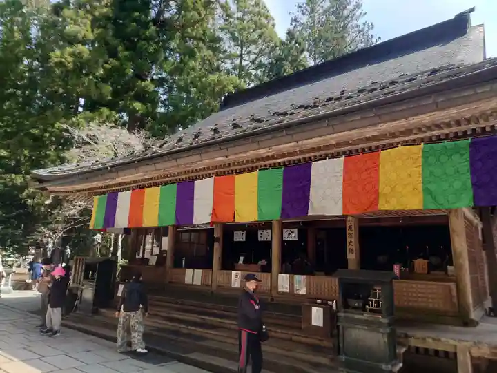高野山金剛峯寺奥の院(和歌山県)