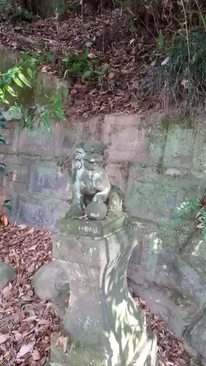 三祖神社(奥宮)の狛犬