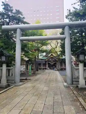 三吉神社の{uncategorized: "未分類", other: "その他", undefined: "問題あり", building: "その他建物", grave: "お墓", sacred_gate: "鳥居", guardian: "狛犬", statue: "像", buddha: "仏像", history: "歴史", nature: "自然", garden: "庭園", animal: "動物", pagoda: "塔", temizu: "手水舎", mountain_gate: "山門・神門", sanctuary: "本殿・本堂", subordinate: "末社・摂社", art: "芸術", scenery: "景色", jizo: "地蔵", ema: "絵馬", goshuin: "御朱印", omikuji: "おみくじ", items: "授与品その他", amulet: "お守り", goshuincho: "御朱印帳", eats: "食事", festival: "お祭り", votive_dance: "神楽", shichigosan: "七五三参", wedding: "結婚式", experience: "体験その他", initially: "初詣", around: "周辺", anti_infection: "感染症対策"}
