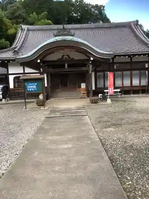 東海寺の本殿・本堂