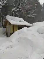 白山神社(長滝神社・白山長瀧神社・長滝白山神社)の{uncategorized: "未分類", other: "その他", undefined: "問題あり", building: "その他建物", grave: "お墓", sacred_gate: "鳥居", guardian: "狛犬", statue: "像", buddha: "仏像", history: "歴史", nature: "自然", garden: "庭園", animal: "動物", pagoda: "塔", temizu: "手水舎", mountain_gate: "山門・神門", sanctuary: "本殿・本堂", subordinate: "末社・摂社", art: "芸術", scenery: "景色", jizo: "地蔵", ema: "絵馬", goshuin: "御朱印", omikuji: "おみくじ", items: "授与品その他", amulet: "お守り", goshuincho: "御朱印帳", eats: "食事", festival: "お祭り", votive_dance: "神楽", shichigosan: "七五三参", wedding: "結婚式", experience: "体験その他", initially: "初詣", around: "周辺", anti_infection: "感染症対策"}