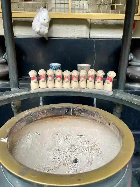 大観音寺の{uncategorized: "未分類", other: "その他", undefined: "問題あり", building: "その他建物", grave: "お墓", sacred_gate: "鳥居", guardian: "狛犬", statue: "像", buddha: "仏像", history: "歴史", nature: "自然", garden: "庭園", animal: "動物", pagoda: "塔", temizu: "手水舎", mountain_gate: "山門・神門", sanctuary: "本殿・本堂", subordinate: "末社・摂社", art: "芸術", scenery: "景色", jizo: "地蔵", ema: "絵馬", goshuin: "御朱印", omikuji: "おみくじ", items: "授与品その他", amulet: "お守り", goshuincho: "御朱印帳", eats: "食事", festival: "お祭り", votive_dance: "神楽", shichigosan: "七五三参", wedding: "結婚式", experience: "体験その他", initially: "初詣", around: "周辺", anti_infection: "感染症対策"}