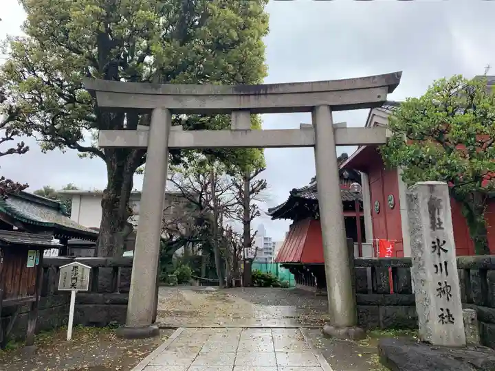 麻布氷川神社の鳥居