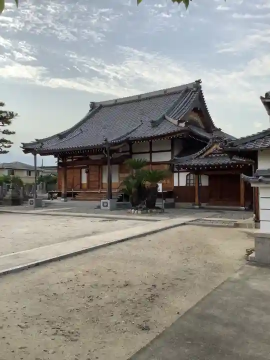麟慶寺の本殿・本堂