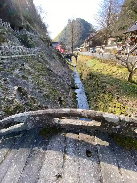 羅漢寺の{uncategorized: "未分類", other: "その他", undefined: "問題あり", building: "その他建物", grave: "お墓", sacred_gate: "鳥居", guardian: "狛犬", statue: "像", buddha: "仏像", history: "歴史", nature: "自然", garden: "庭園", animal: "動物", pagoda: "塔", temizu: "手水舎", mountain_gate: "山門・神門", sanctuary: "本殿・本堂", subordinate: "末社・摂社", art: "芸術", scenery: "景色", jizo: "地蔵", ema: "絵馬", goshuin: "御朱印", omikuji: "おみくじ", items: "授与品その他", amulet: "お守り", goshuincho: "御朱印帳", eats: "食事", festival: "お祭り", votive_dance: "神楽", shichigosan: "七五三参", wedding: "結婚式", experience: "体験その他", initially: "初詣", around: "周辺", anti_infection: "感染症対策"}