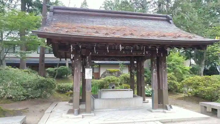 上杉神社の手水舎