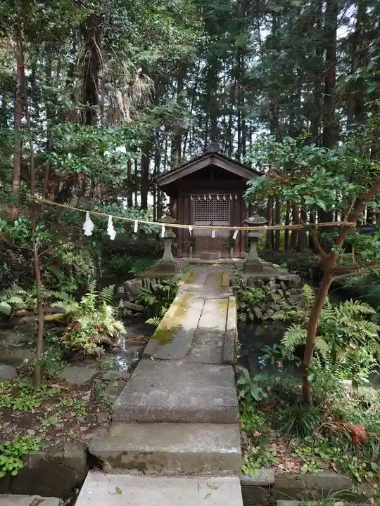 鎌形八幡神社の末社・摂社
