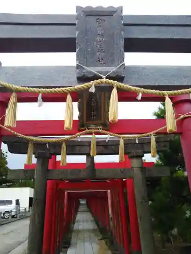 青山御幣稲荷神社の鳥居