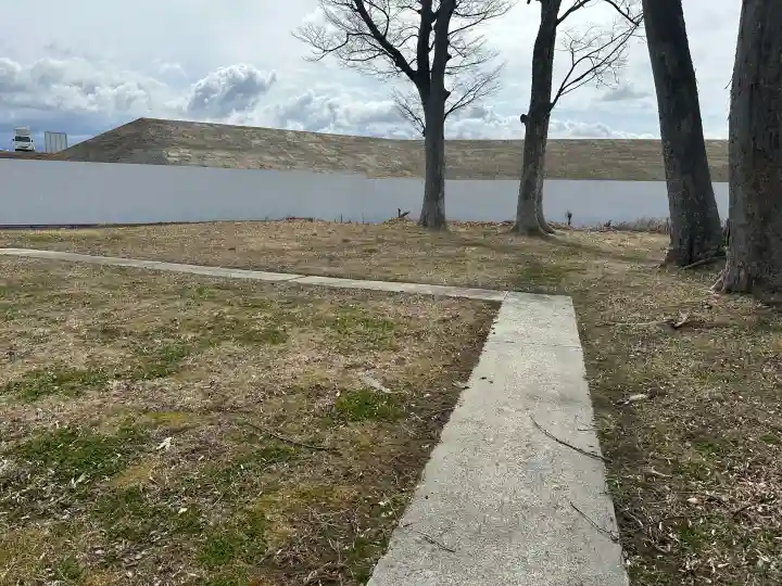 守田神社の{uncategorized: "未分類", other: "その他", undefined: "問題あり", building: "その他建物", grave: "お墓", sacred_gate: "鳥居", guardian: "狛犬", statue: "像", buddha: "仏像", history: "歴史", nature: "自然", garden: "庭園", animal: "動物", pagoda: "塔", temizu: "手水舎", mountain_gate: "山門・神門", sanctuary: "本殿・本堂", subordinate: "末社・摂社", art: "芸術", scenery: "景色", jizo: "地蔵", ema: "絵馬", goshuin: "御朱印", omikuji: "おみくじ", items: "授与品その他", amulet: "お守り", goshuincho: "御朱印帳", eats: "食事", festival: "お祭り", votive_dance: "神楽", shichigosan: "七五三参", wedding: "結婚式", experience: "体験その他", initially: "初詣", around: "周辺", anti_infection: "感染症対策"}