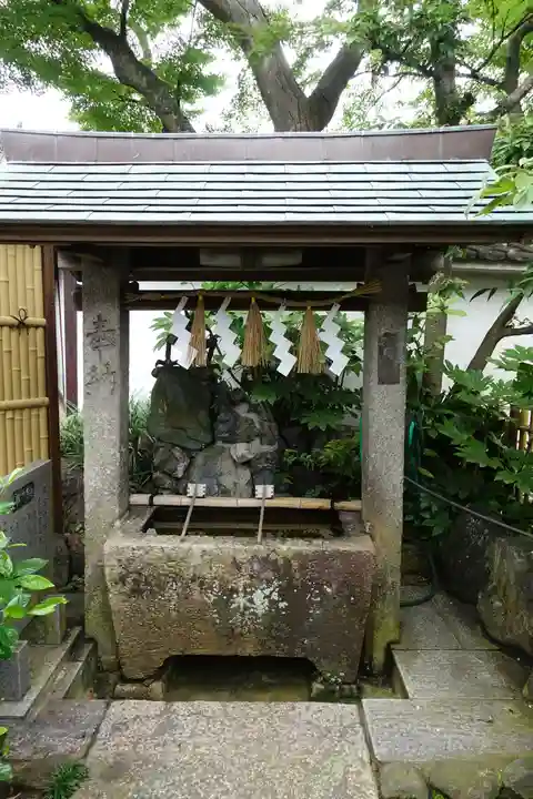 龍王宮秀郷社(橋守神社)の手水舎