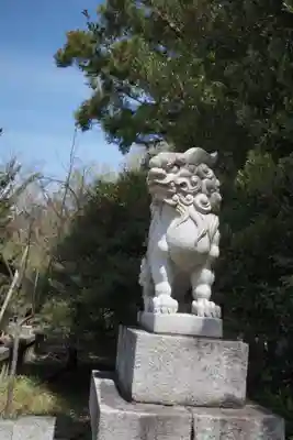 山梨縣護國神社の狛犬