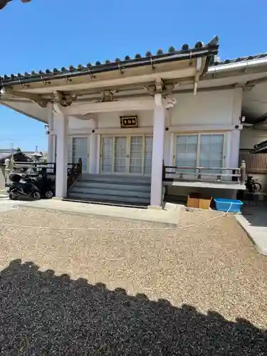 弥勒寺の本殿・本堂