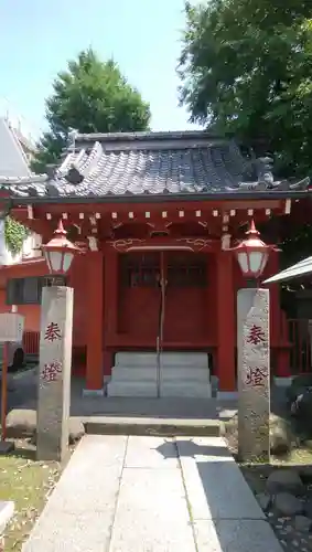 石稲荷神社の本殿