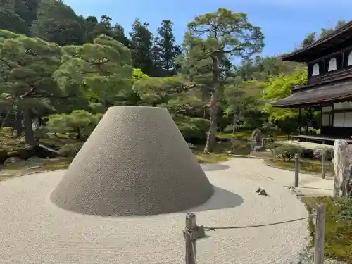 慈照寺（慈照禅寺・銀閣寺）の{uncategorized: "未分類", other: "その他", undefined: "問題あり", building: "その他建物", grave: "お墓", sacred_gate: "鳥居", guardian: "狛犬", statue: "像", buddha: "仏像", history: "歴史", nature: "自然", garden: "庭園", animal: "動物", pagoda: "塔", temizu: "手水舎", mountain_gate: "山門・神門", sanctuary: "本殿・本堂", subordinate: "末社・摂社", art: "芸術", scenery: "景色", jizo: "地蔵", ema: "絵馬", goshuin: "御朱印", omikuji: "おみくじ", items: "授与品その他", amulet: "お守り", goshuincho: "御朱印帳", eats: "食事", festival: "お祭り", votive_dance: "神楽", shichigosan: "七五三参", wedding: "結婚式", experience: "体験その他", initially: "初詣", around: "周辺", anti_infection: "感染症対策"}