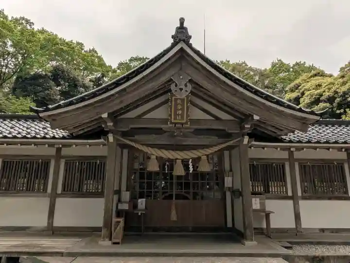 気多神社の{uncategorized: "未分類", other: "その他", undefined: "問題あり", building: "その他建物", grave: "お墓", sacred_gate: "鳥居", guardian: "狛犬", statue: "像", buddha: "仏像", history: "歴史", nature: "自然", garden: "庭園", animal: "動物", pagoda: "塔", temizu: "手水舎", mountain_gate: "山門・神門", sanctuary: "本殿・本堂", subordinate: "末社・摂社", art: "芸術", scenery: "景色", jizo: "地蔵", ema: "絵馬", goshuin: "御朱印", omikuji: "おみくじ", items: "授与品その他", amulet: "お守り", goshuincho: "御朱印帳", eats: "食事", festival: "お祭り", votive_dance: "神楽", shichigosan: "七五三参", wedding: "結婚式", experience: "体験その他", initially: "初詣", around: "周辺", anti_infection: "感染症対策"}