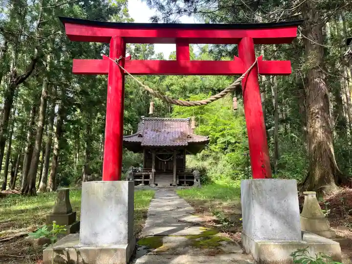 久須志神社の{uncategorized: "未分類", other: "その他", undefined: "問題あり", building: "その他建物", grave: "お墓", sacred_gate: "鳥居", guardian: "狛犬", statue: "像", buddha: "仏像", history: "歴史", nature: "自然", garden: "庭園", animal: "動物", pagoda: "塔", temizu: "手水舎", mountain_gate: "山門・神門", sanctuary: "本殿・本堂", subordinate: "末社・摂社", art: "芸術", scenery: "景色", jizo: "地蔵", ema: "絵馬", goshuin: "御朱印", omikuji: "おみくじ", items: "授与品その他", amulet: "お守り", goshuincho: "御朱印帳", eats: "食事", festival: "お祭り", votive_dance: "神楽", shichigosan: "七五三参", wedding: "結婚式", experience: "体験その他", initially: "初詣", around: "周辺", anti_infection: "感染症対策"}