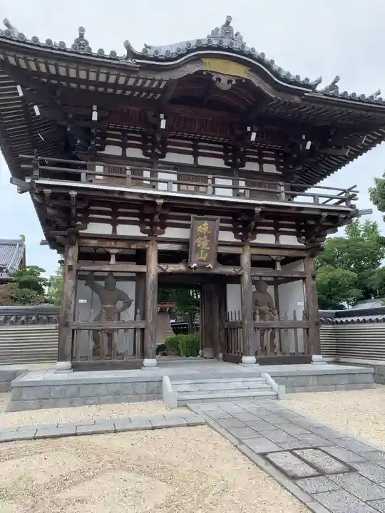 味鏡山 護國院の山門・神門