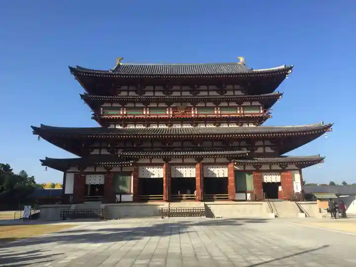 薬師寺の本殿・本堂