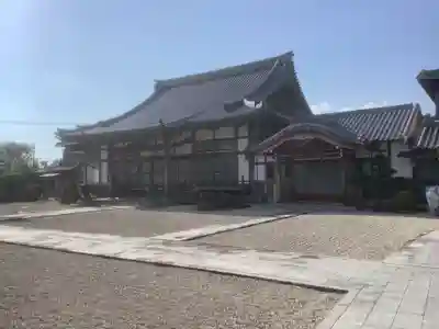 龍洞寺の本殿・本堂