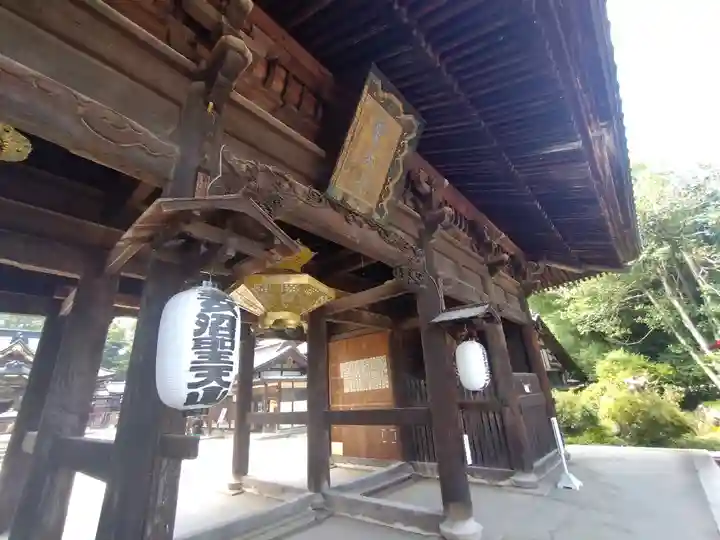 妻沼聖天山歓喜院の山門・神門