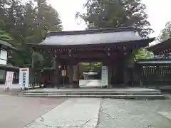 雄山神社前立社壇の山門