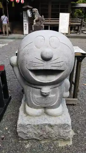 龍尾神社の像