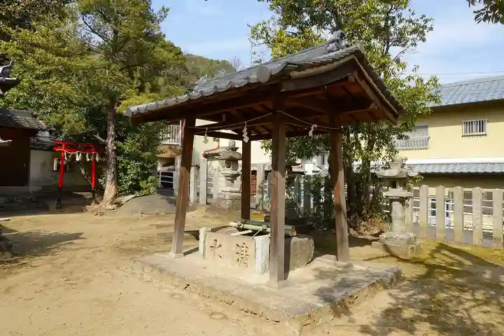 片岡神社の手水舎